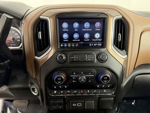 Used 2021 Chevrolet Silverado 2500 High Country w/ Z71 Off-Road Package AWD/4WD image 21