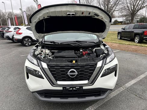 Certified 2023 Nissan Rogue S image 8