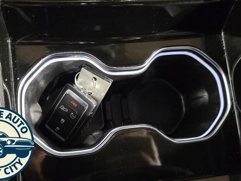 Used 2023 Jeep Grand Cherokee Altitude image 19