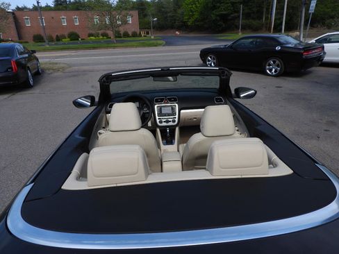 Used 2016 Volkswagen Eos Komfort FWD image 19