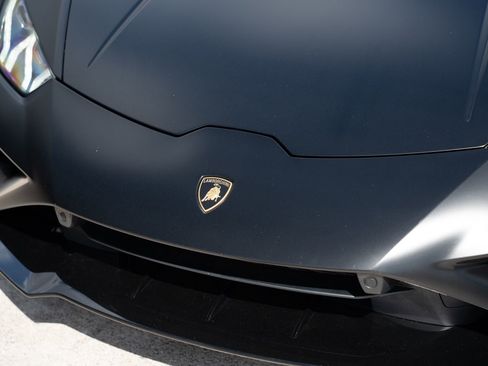 Used 2021 Lamborghini Huracan EVO image 11