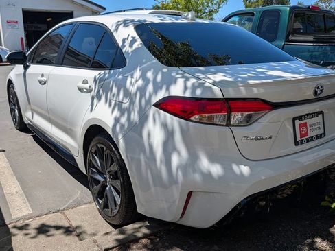 Used 2025 Toyota Corolla SE FWD image 3