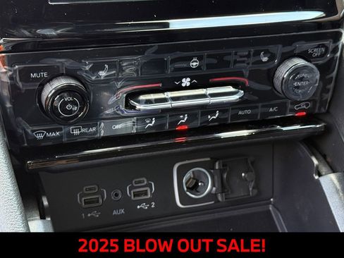 New 2025 Jeep Grand Cherokee L Altitude image 18