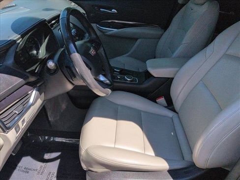 Used 2019 Cadillac XT4 Luxury w/ Cold Weather Package AWD/4WD image 16