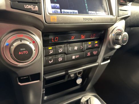Used 2010 Toyota 4Runner Limited AWD/4WD image 24