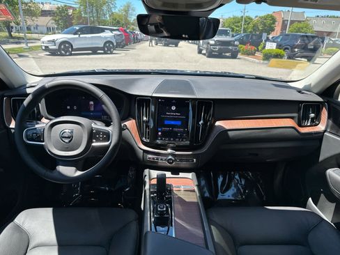 Used 2023 Volvo XC60 T8 Plus w/ Climate Package AWD/4WD image 27