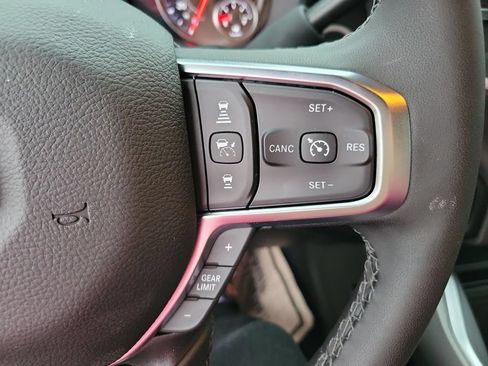 New 2026 RAM 2500 Big Horn AWD/4WD image 13