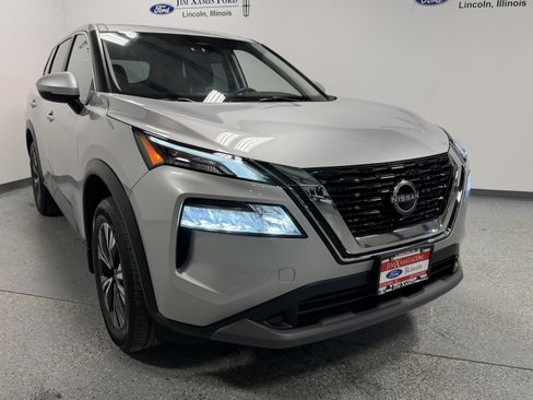 Used 2023 Nissan Rogue SV image 34