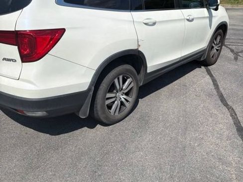 Used 2017 Honda Pilot EX image 4