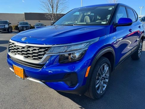 Used 2021 Kia Seltos LX image 8