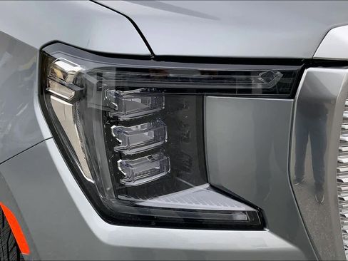 Used 2024 GMC Yukon Denali w/ Advanced Technology Package image 26