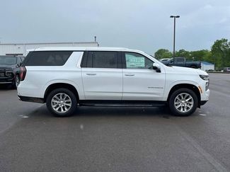 New 2025 Chevrolet Suburban Premier video 2