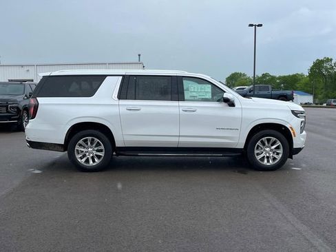 New 2025 Chevrolet Suburban Premier image 2