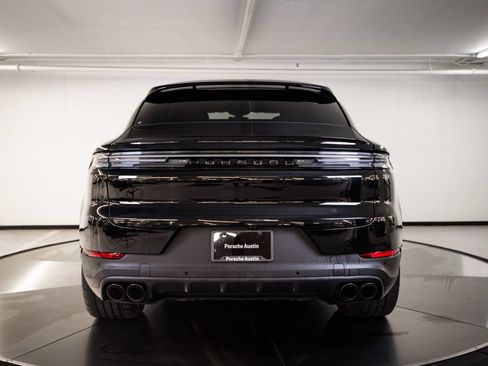 Used 2024 Porsche Cayenne Coupe AWD/4WD image 6