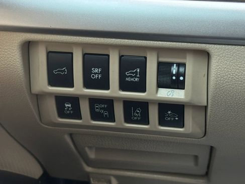 Used 2017 Subaru Outback 3.6R Limited AWD/4WD image 37