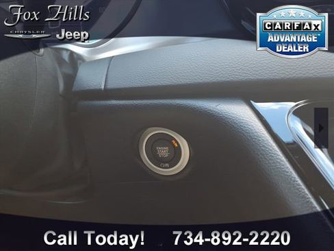 Certified 2026 Chrysler Pacifica Select FWD image 25