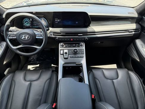 Used 2025 Hyundai Palisade Calligraphy FWD image 20