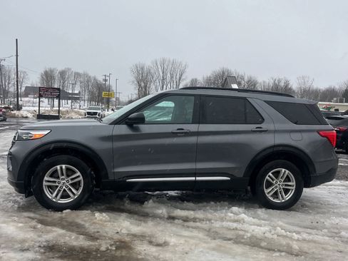 Used 2022 Ford Explorer XLT w/ Class IV Trailer Tow Package image 2