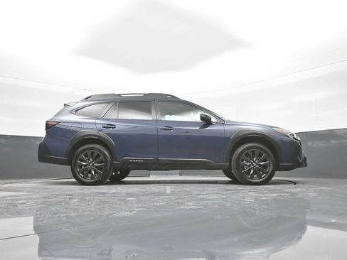 Used 2025 Subaru Outback Onyx Edition AWD/4WD image 43