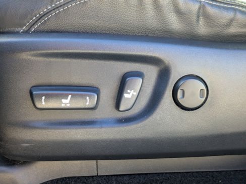 Used 2016 Toyota 4Runner Limited image 22