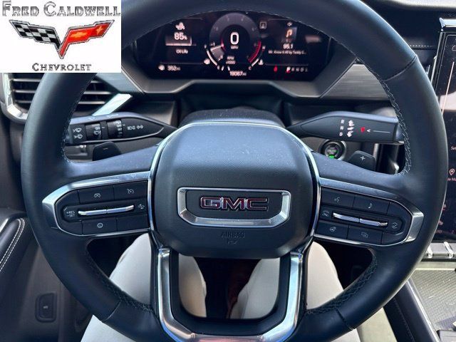 Used 2025 GMC Acadia Elevation w/ Elevation Premium Package FWD image 16