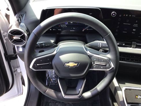 Used 2025 Chevrolet Equinox LT w/ Convenience Package II AWD/4WD image 16