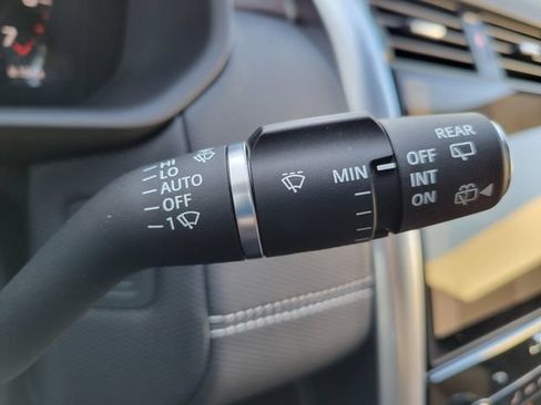 Used 2025 Land Rover Discovery Dynamic SE AWD/4WD image 39