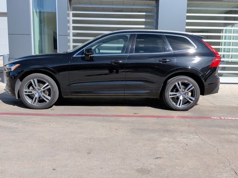 Used 2021 Volvo XC60 T5 Momentum image 7