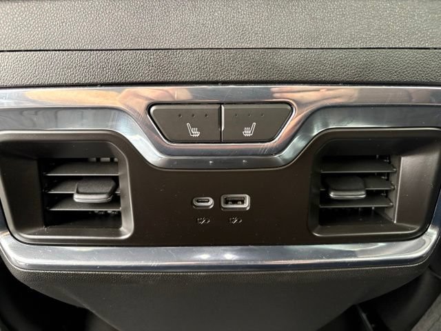 Used 2024 GMC Sierra 3500 Denali Ultimate AWD/4WD image 13