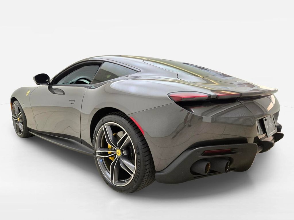 Used 2022 Ferrari Roma RWD image 11