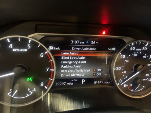 Used 2023 Nissan Rogue S image 6