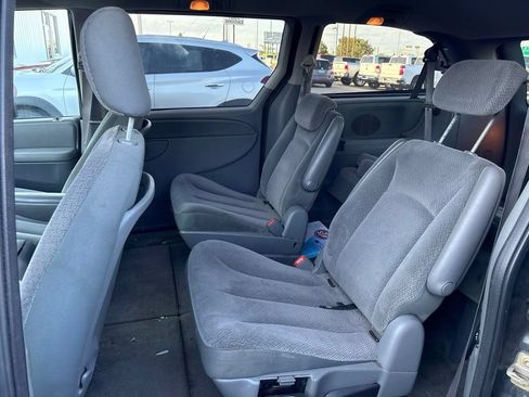 Used 2005 Dodge Grand Caravan SXT FWD image 17