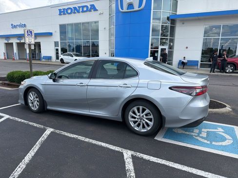 Used 2023 Toyota Camry LE FWD image 9