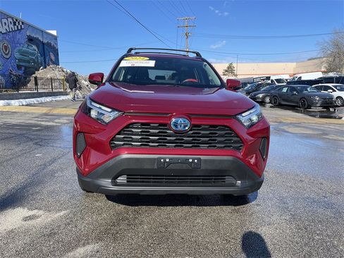 Used 2024 Toyota RAV4 XLE w/ Convenience Package image 5