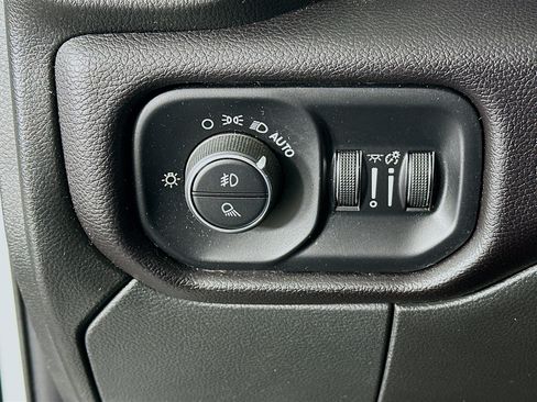 Used 2023 RAM 2500 Laramie AWD/4WD image 17