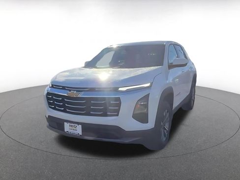 Used 2025 Chevrolet Equinox LT image 7