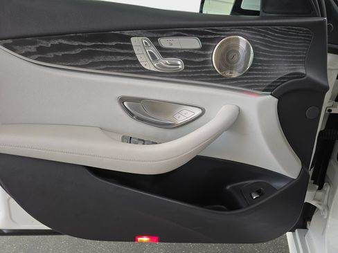 Used 2022 Mercedes-Benz E 350 Sedan image 27