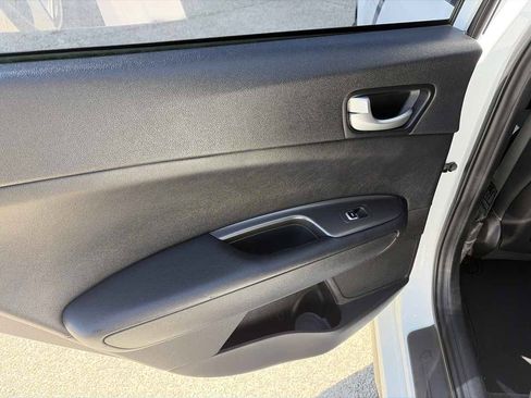Used 2019 Kia Optima S FWD image 12