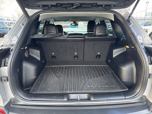 Used 2021 Jeep Cherokee Latitude Lux w/ Comfort/Convenience Group image 7