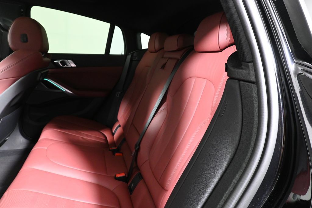 Used 2022 BMW X6 xDrive40i w/ Premium Package AWD/4WD image 4