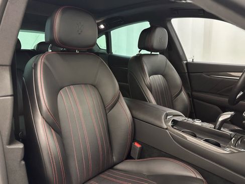 Used 2022 Maserati Levante GT AWD/4WD image 19