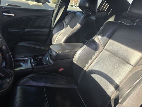 Used 2020 Dodge Charger SXT w/ Plus Group image 4