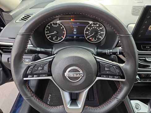 Used 2023 Nissan Altima 2.5 SR w/ SR Premium Package image 20