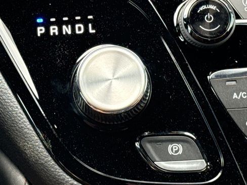 New 2026 Chrysler Pacifica Pinnacle image 28