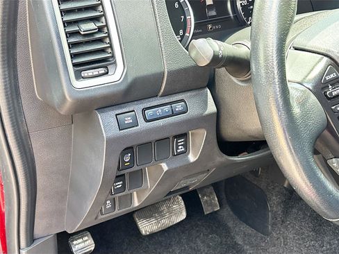 Used 2023 Nissan Frontier SV w/ SV Premium Package RWD image 10