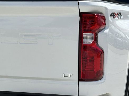 Used 2025 Chevrolet Silverado 2500 LT w/ Convenience Package AWD/4WD image 8