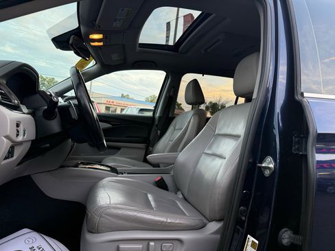 Used 2016 Honda Pilot Touring image 10