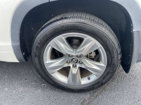 Used 2017 Toyota Highlander Limited AWD/4WD image 8