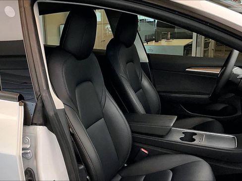 Used 2022 Tesla Model 3 image 8