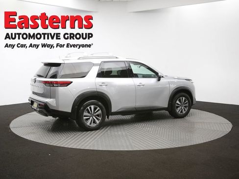 Used 2023 Nissan Pathfinder SL image 41